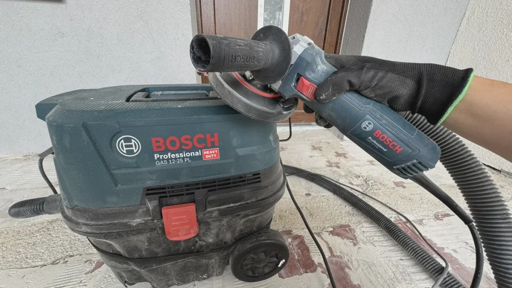 Bosch GAS 12-25 PL Professional: Půl roku v dílně odhalilo, kde má tento 4 000Kč vysavač své hranice