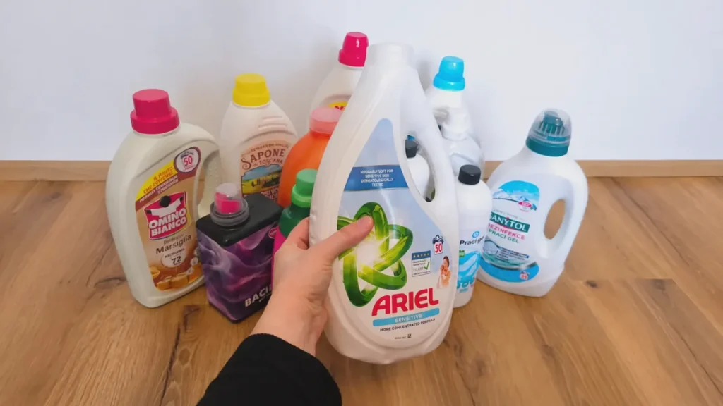 Prací gely 2026: Levný Denkmit z dm porazil Persil i Lenor ve čtyřech skvrnovým testech