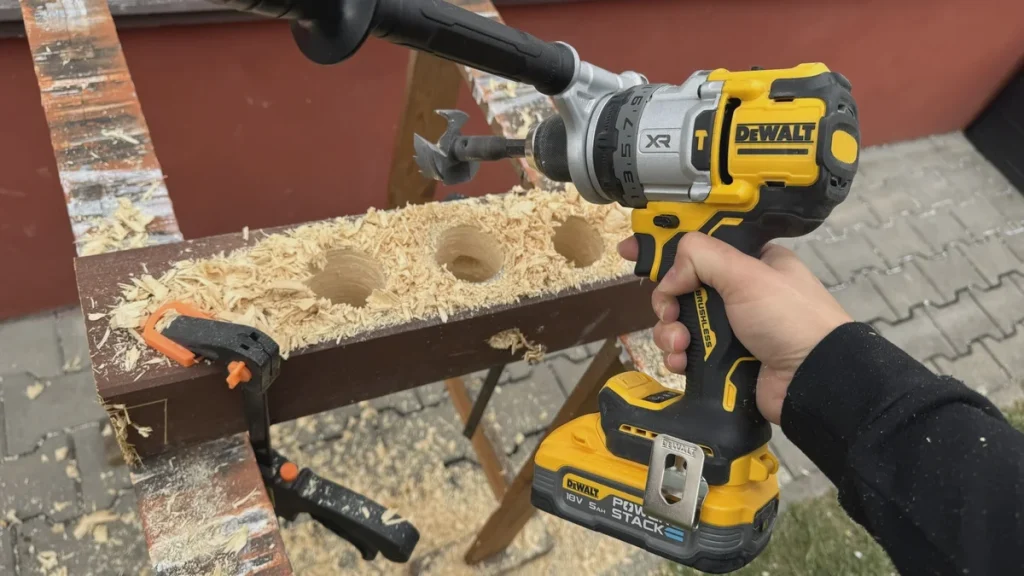 Parkside vs. DeWalt 2026: Proč rozdíl 3 700 Kč poznáte okamžitě v praxi, ne jen v tabulce