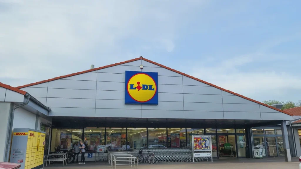 Lidl Plus a pokladny: Proč tisíce Čechů hlasitě protestují a co řetězec chystá